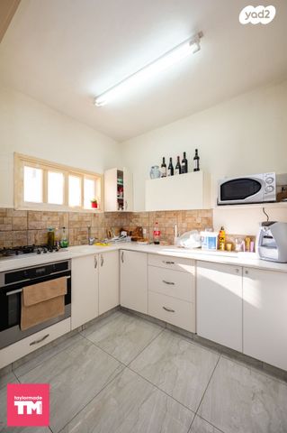 דו משפחתי, נווה אשר, פרדס חנה כרכור