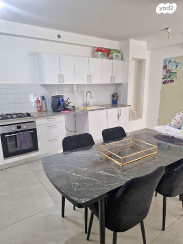 דירה, אצ"ל 5, שז"ר / דקר, טירת כרמל