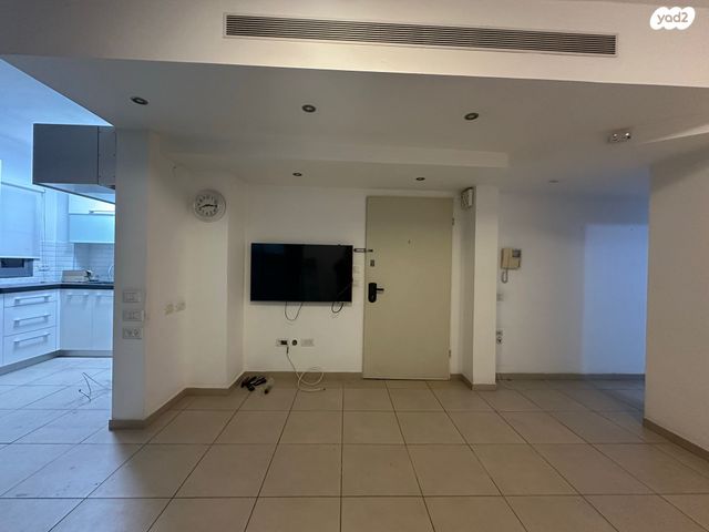 דירה, יד לבנים, רמת גן