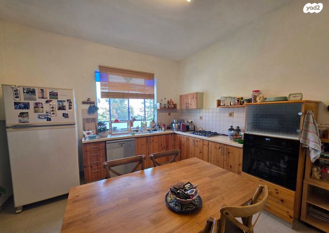 דו משפחתי, ראש פינה