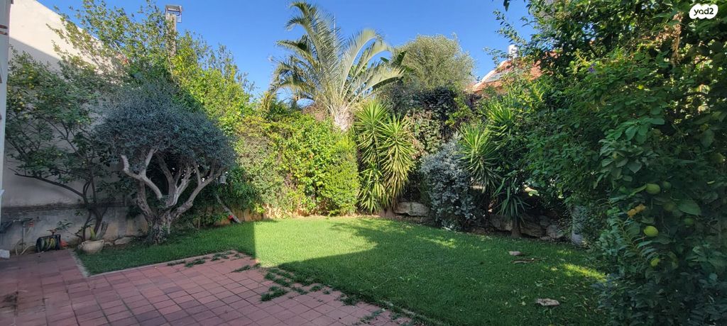 דו משפחתי, עמק דותן, כוכב יאיר / צור יגאל