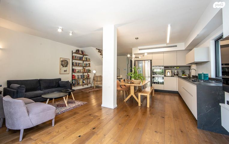 דו משפחתי, שיכוני מזרחי, כפר סבא