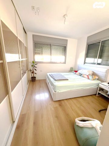 דירה, דובה ויצחק שיינפיין, כפר סבא הירוקה, כפר סבא