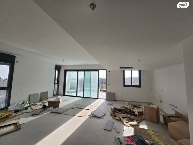 דירה, יצחק ארנסט נבנצל, מורדות ארנונה, ירושלים