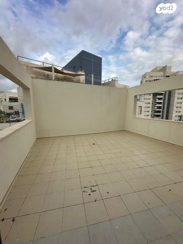 דירה, כרמל 9, אחוזת הנשיא, רחובות