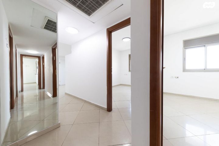 דירה, מנחם בגין, קרית רבין, חולון