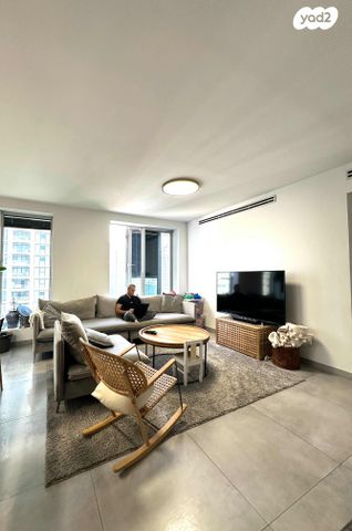 דירה, ניסים אלוני, צמרות איילון, פארק צמרת, תל אביב יפו