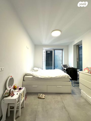 דירה, ניסים אלוני, צמרות איילון, פארק צמרת, תל אביב יפו