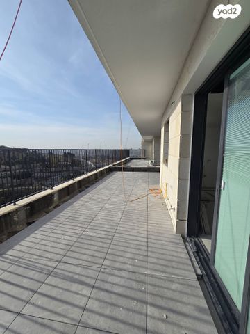 דירה, יצחק ארנסט נבנצל, מורדות ארנונה, ירושלים