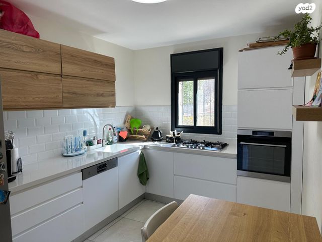 דירה, יהודית 18, גבעת הזית, אפרת