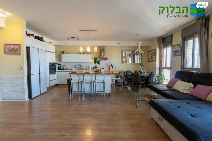 דירה, שלמה אלירז, רמב"ם, ראשון לציון