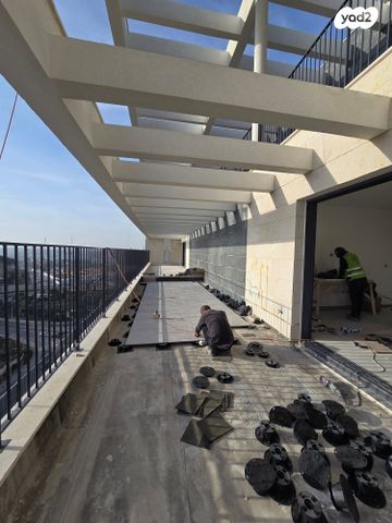 יצחק ארנסט נבנצל 