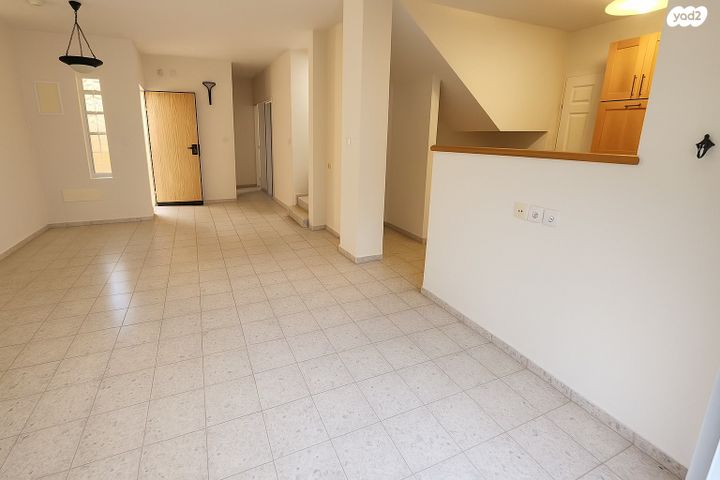 דו משפחתי, עמק דותן, כוכב יאיר / צור יגאל