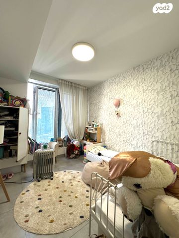 דירה, ניסים אלוני, צמרות איילון, פארק צמרת, תל אביב יפו