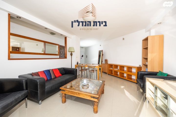 דירה, מרדכי אלקחי, ארמון הנציב, תלפיות מזרח, ירושלים