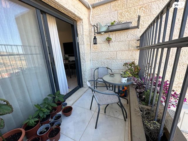 דירה, יהודית 18, גבעת הזית, אפרת