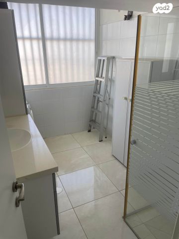 דירה, שדרות העצמאות, לב העיר, בת ים