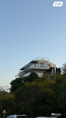 גג/ פנטהאוז, פנחס רוזן, הרצליה ב', הרצליה