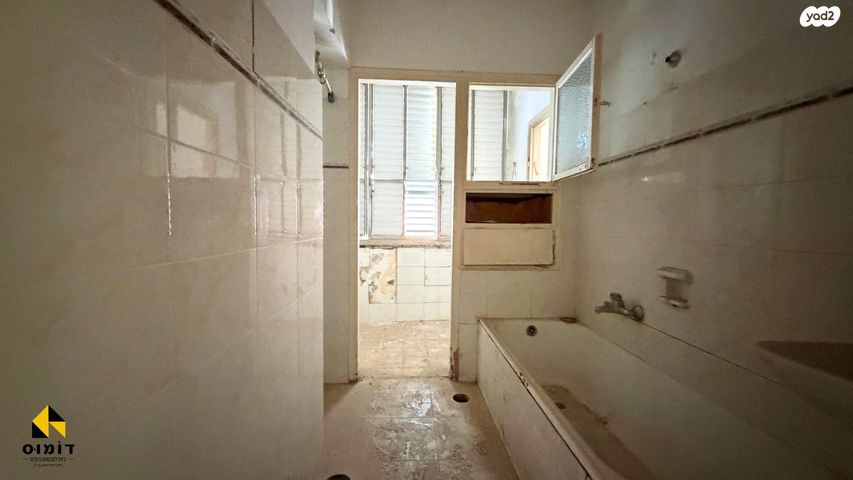 דירה, אנה פרנק, בנות חיל, ראשון לציון