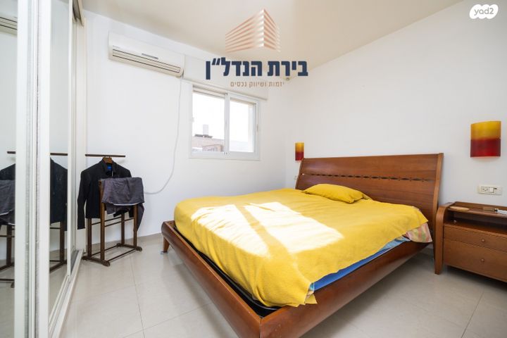 דירה, מרדכי אלקחי, ארמון הנציב, תלפיות מזרח, ירושלים