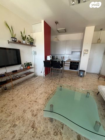 דירה, רש"י, נחלת גנים, רמת גן