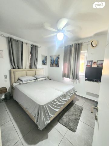 דירה, רחובות המדע, רחובות