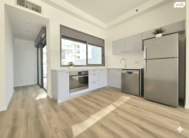 גג/ פנטהאוז, שדרות הרב לוין 5, גני מרום, רמת גן