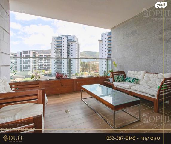 דירה, החותרים, טירת כרמל