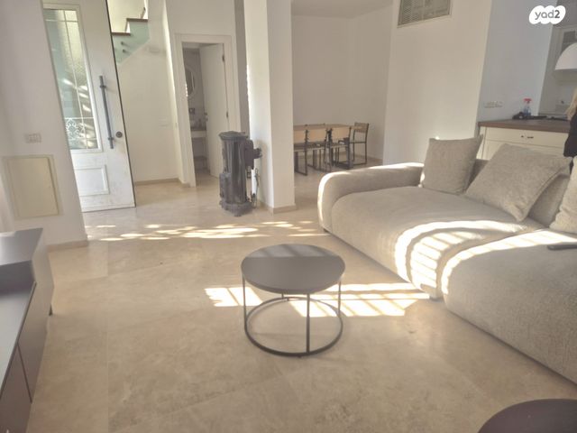 בית פרטי/ קוטג', קרית יערים, רמת השרון