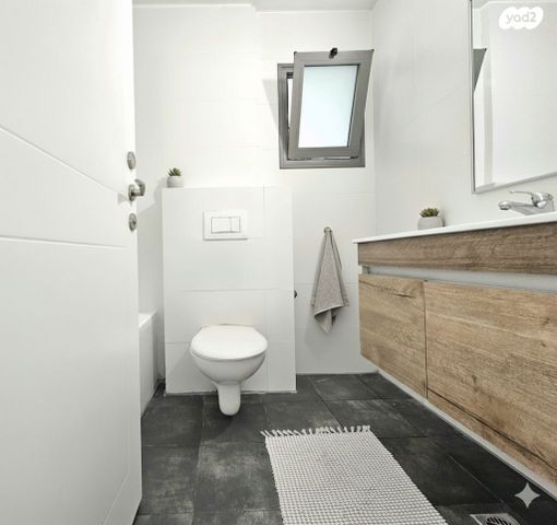 גג/ פנטהאוז, שדרות הרב לוין 5, גני מרום, רמת גן