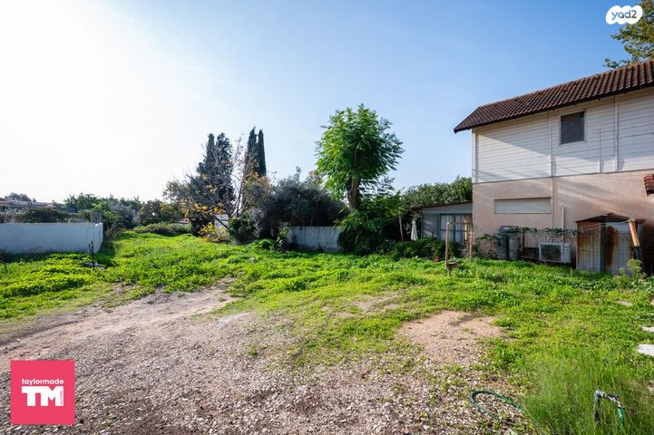 דו משפחתי, נווה אשר, פרדס חנה כרכור