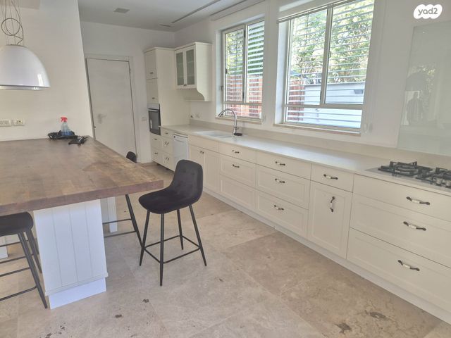 בית פרטי/ קוטג', קרית יערים, רמת השרון