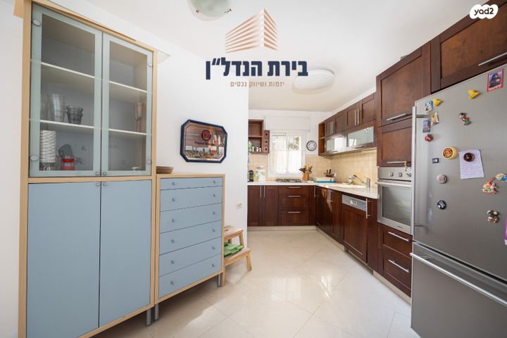 דירה, מרדכי אלקחי, ארמון הנציב, תלפיות מזרח, ירושלים