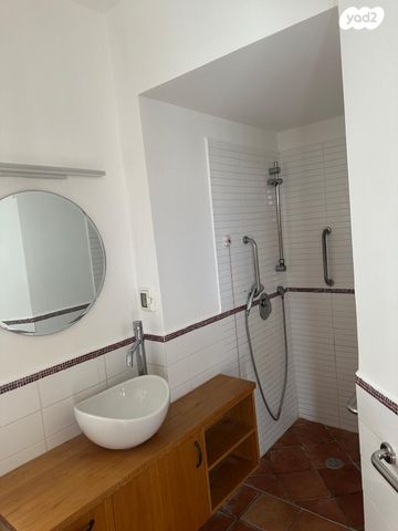 דירה, כרמל 9, אחוזת הנשיא, רחובות