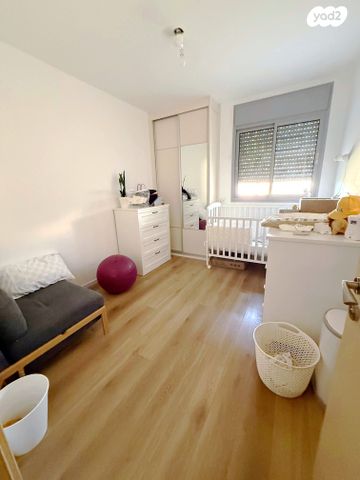 דירה, דובה ויצחק שיינפיין, כפר סבא הירוקה, כפר סבא