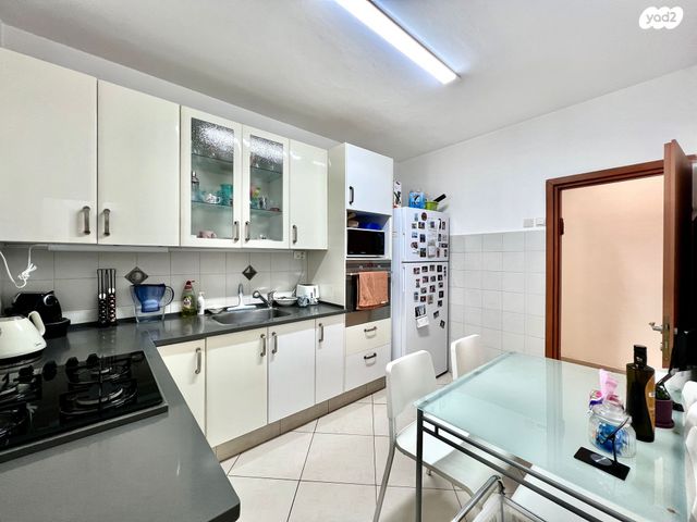 דירה, לוי אשכול 23, נאות שקד, נתניה