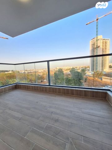 דירה, גאולה כהן, נאות פרס, רמלה