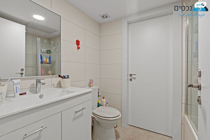 דירת גן, מוריה, מודיעין מכבים רעות