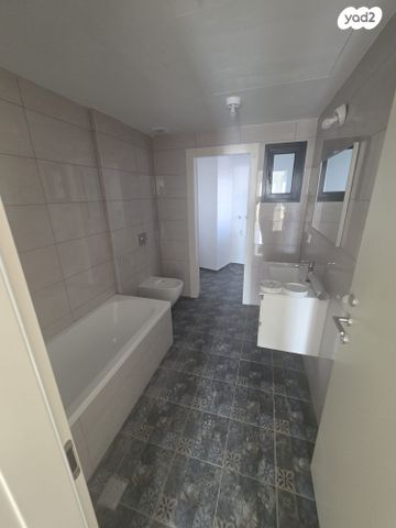 דירה, יוחנן הסנדלר, דרום חדש, פארק הים, בת ים