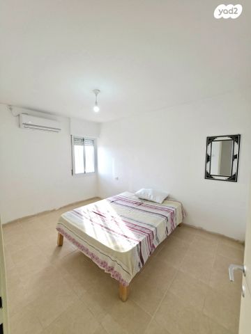 דירה, לוי אשכול, שיכון ד, טבריה