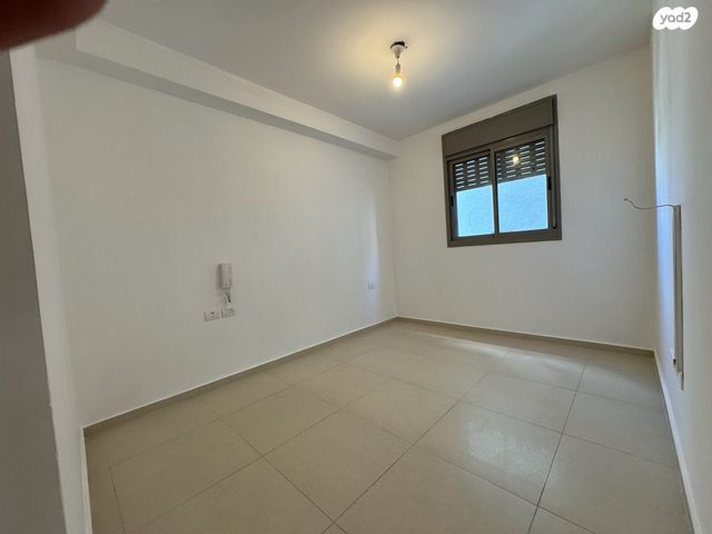 דירה, כנפי נשרים 18, רמת גן