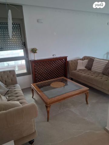 דירה, אברהם פררה, הולילנד, ירושלים