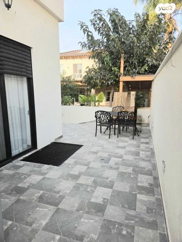 דירת גן, הפיקוסים, נחלת יהודה, ראשון לציון