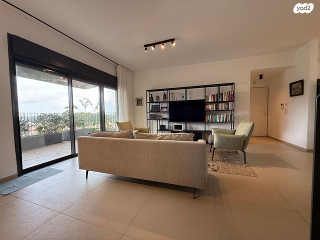 דופלקס, שושנה דמארי, נווה זמר, רעננה