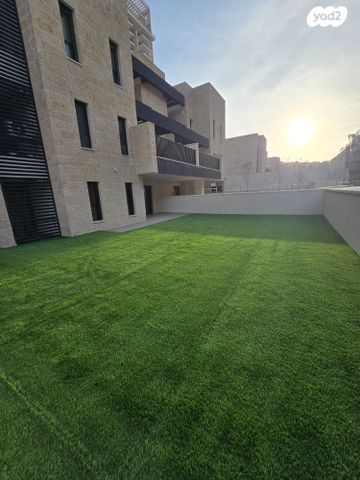 יצחק ארנסט נבנצל 