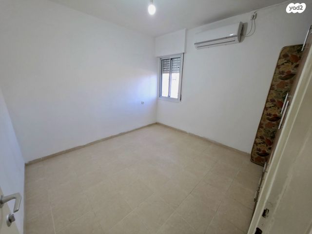 דירה, לוי אשכול, שיכון ד, טבריה