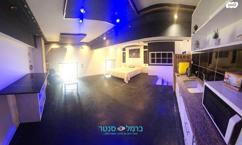 שער פלמר, תחנת רכבת השמונה