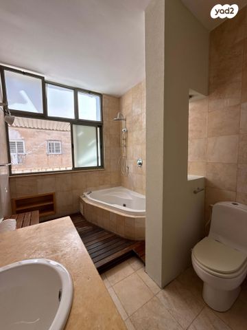 דירה, עמק ברכה, נחלת יצחק, תל אביב יפו