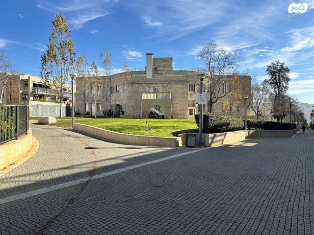 דירת גן, ארזה, מוצא עילית, מוצא עילית