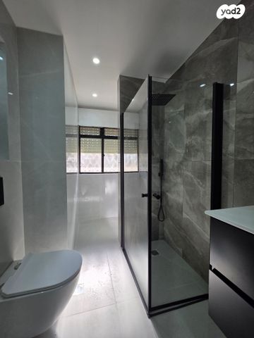 בית פרטי/ קוטג', מרכז העיר, סביניה, הוותיקה, קרית ביאליק